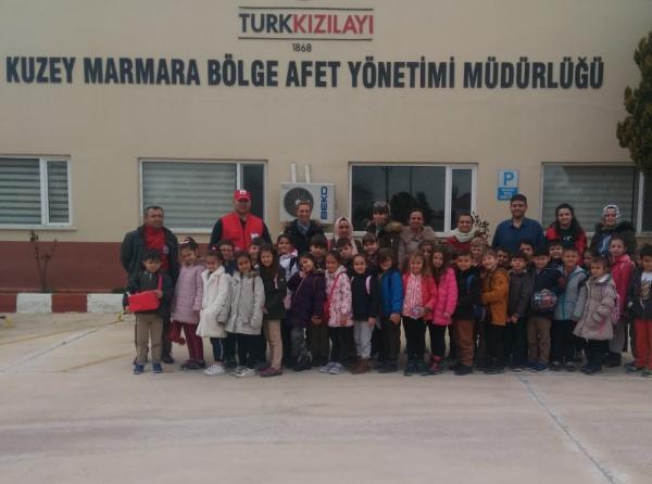 1-B Sınıfı Öğrencileri Türk Kızılayı Kuzey Marmara Afet Yönetim Müdürlüğü´nü Ziyareti Ettiler